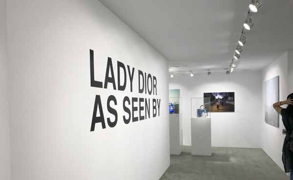 「LADY DIOR AS SEEN BY 藝術展」免費入場！以獨特作品慶祝Dior 70周年