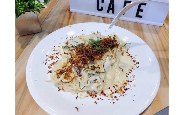 買咖啡送早餐! 工業風的健康輕食Kaksi Café