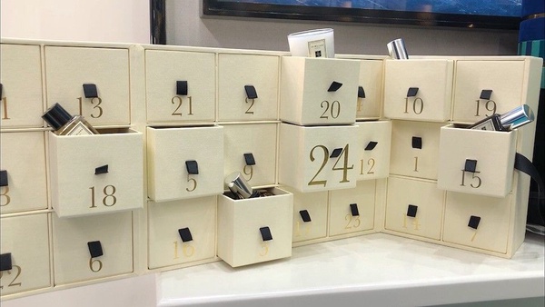 Jo Malone 2019聖誕滿額好禮公開！香水專屬配飾、客製午夜藍聖誕吊飾球，超精緻必收藏