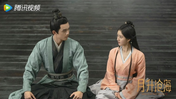 《星漢燦爛》8個「吳露可逃」值得狂嗑的理由!吳磊抱腰護妻Man爆,戲外同框甜度更高!