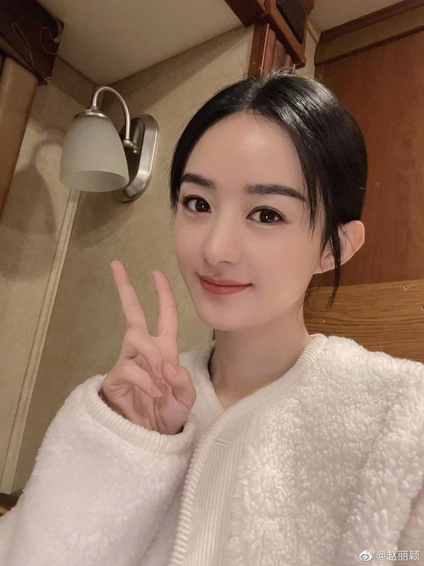 《風吹半夏》趙麗穎10件事！曾與陳曉傳緋聞、是周也老闆，新劇《與鳳行》二搭林更新！