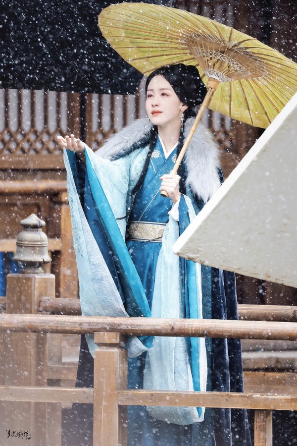 陳都靈9個古裝造型!《長月燼明》被說美過白鹿,接下來要PK楊冪&劉詩詩,這部被嫌寡淡