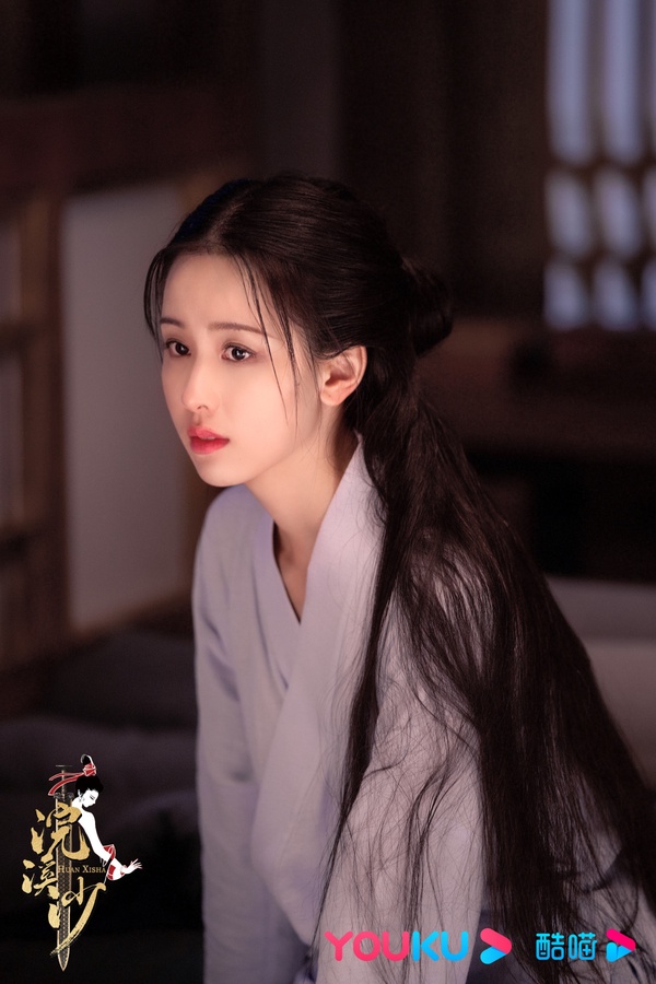 陳都靈9個古裝造型!《長月燼明》被說美過白鹿,接下來要PK楊冪&劉詩詩,這部被嫌寡淡