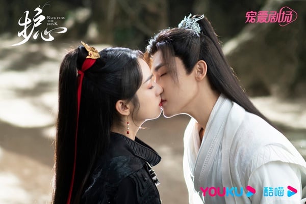 《護心》周也10個祕密!素顏去藝考美到引轟動,撞臉張婧儀,和關曉彤&王子奇竟是同學