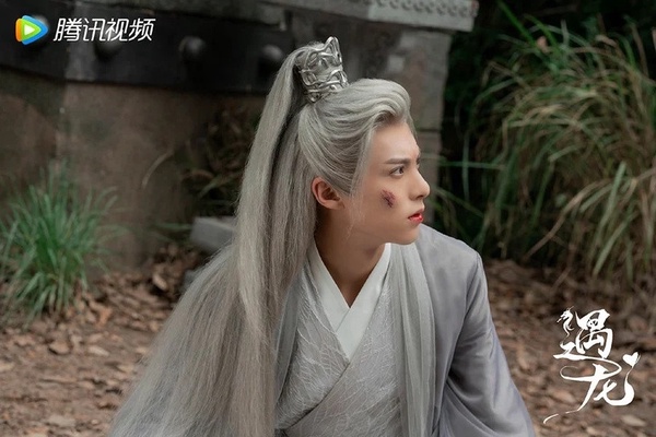 10位陸劇男星白髮造型!《護心》侯明昊驚豔,王鶴棣黑髮更帥,成毅&檀健次是真神仙吧