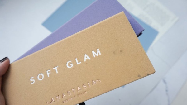|葛瑞絲 Gracee專欄|發燒歐美眼盤 ABH Soft Glam & Norvina 大評比