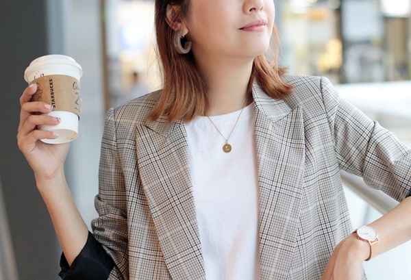 │Shelly專欄 │夏轉秋穿搭術❤一件格紋西裝外套的穿搭變化