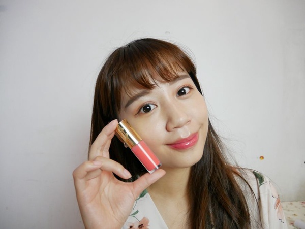 ｜哈娜 Hanna S.專欄｜日本必買美妝 excel唇油、2017新上市蠟筆唇膏試色♥
