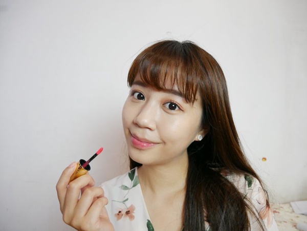 ｜哈娜 Hanna S.專欄｜日本必買美妝 excel唇油、2017新上市蠟筆唇膏試色♥