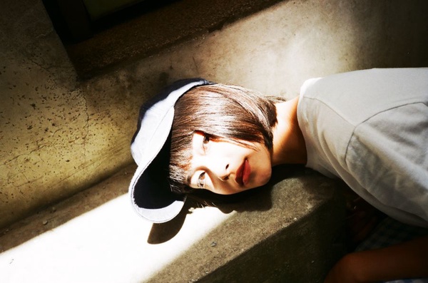 ｜楊芷涵專欄｜攝影師兼模特兒親授，女孩們都該學的自拍術!