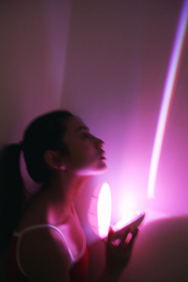 ｜楊芷涵專欄｜房間拍照妳可以這樣玩:四種小燈打造拍攝好氣氛