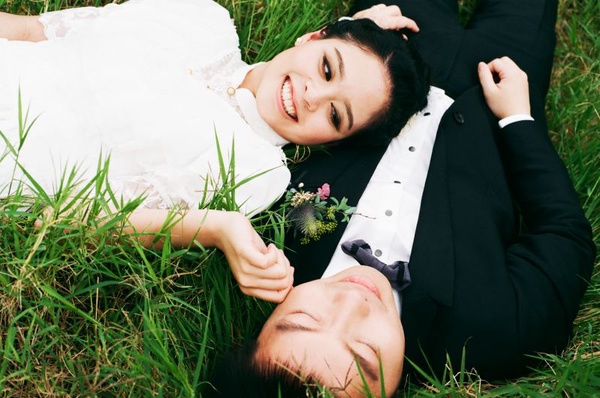 ｜楊芷涵專欄｜新人間流行的生活感婚紗！教你用底片拍出