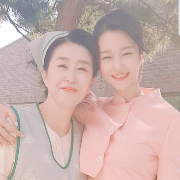 金美京與朴敏英繼《她的私生活》後四度合作。