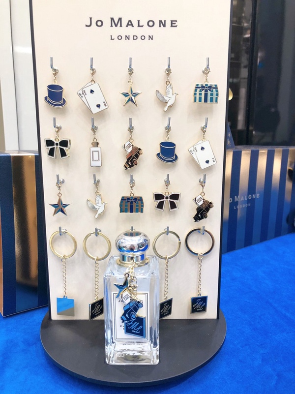 Jo Malone 2019聖誕滿額好禮公開！香水專屬配飾、客製午夜藍聖誕吊飾球，超精緻必收藏