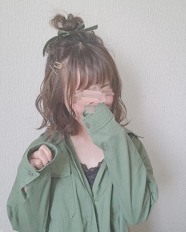 除了半丸子頭，日韓妞都在瘋的5款「浪漫系編髮」！簡單易學、綁完超仙！