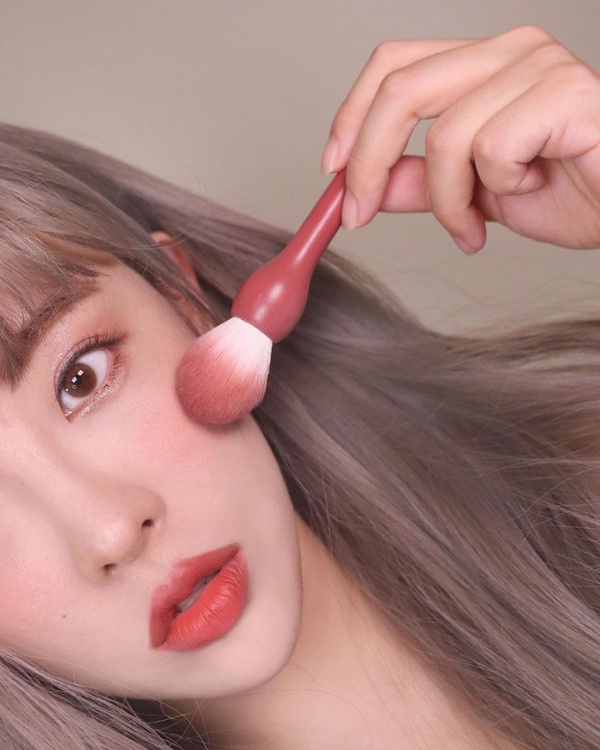 韓國話題款九宮格眼影！innisfree、COLOUR POP根本零廢色，ETUDE HOUSE楓葉盤台灣也買得到
