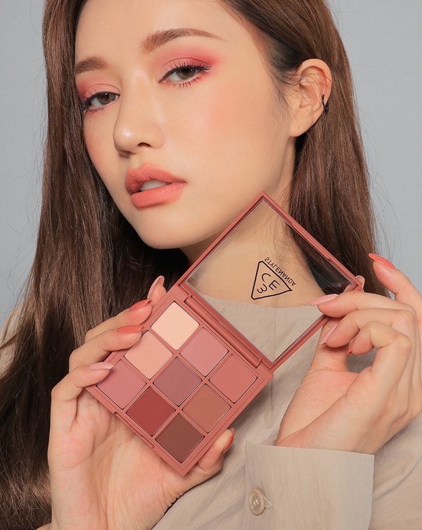 韓國話題款九宮格眼影！innisfree、COLOUR POP根本零廢色，ETUDE HOUSE楓葉盤台灣也買得到