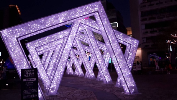 2020「Taipei Xmas」開跑囉!超震撼的巨石強森裝置藝術出沒東區街頭