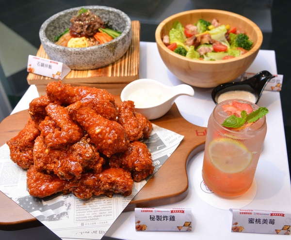 韓劇熱門必吃炸雞「bb.q CHICKEN」旗艦餐廳11/25即將開幕，開幕優惠筆記好別錯過！