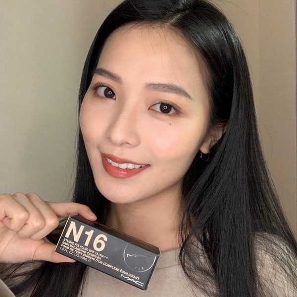 膚色泛紅、蠟黃怎麼選底妝？彩妝師選粉底技巧，底妝薄透自然、更具遮瑕感