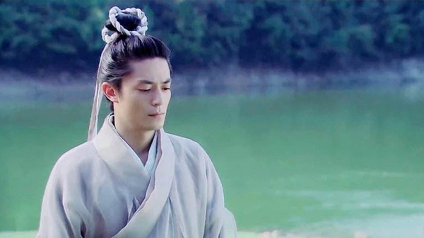 網評10位「古裝、時裝都能駕馭的臉蛋天才」！許凱《從前有座靈劍山》帥，但比不過楊洋、肖戰