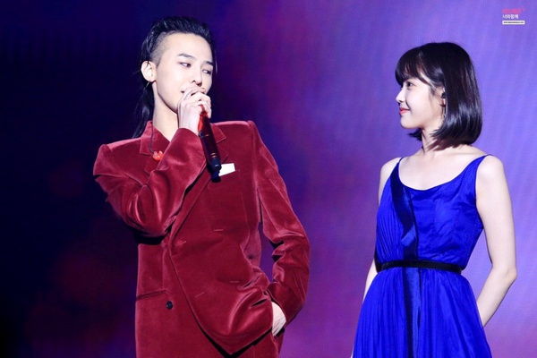 李玹雨、金秀賢退伍首作都給IU！IU七大義氣之舉，姜河那、李昇基入伍幫應援，替團隊加薪，難怪人人都愛她！