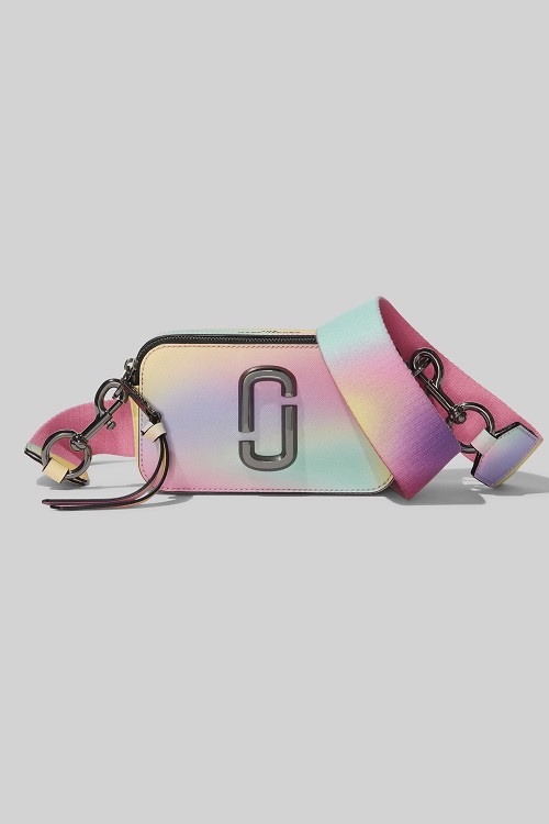 Marc Jacobs相機包升級為「單眼相機包」，2019聖誕新色獨角獸色、金色超美！