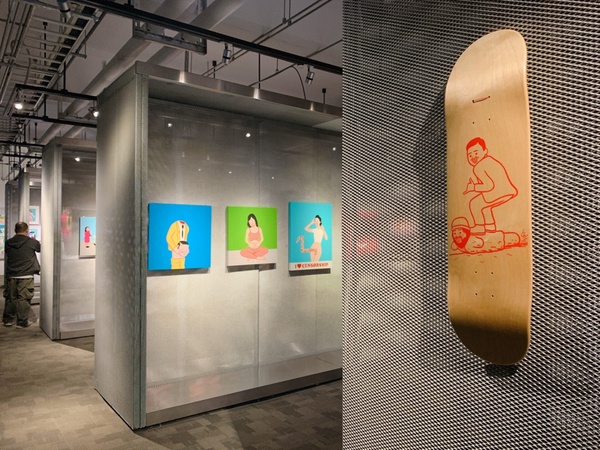 尺度大開！黑色幽默怪才畫家 Joan Cornellà再度登台開展，最諷刺惡趣味，粉絲錯過搥心肝！