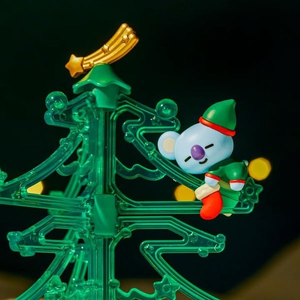 BT21聖誕新品上市！TATA、CHIMMY換上聖誕老人裝，加碼第四彈BT21盒玩，阿米們又要破財啦！