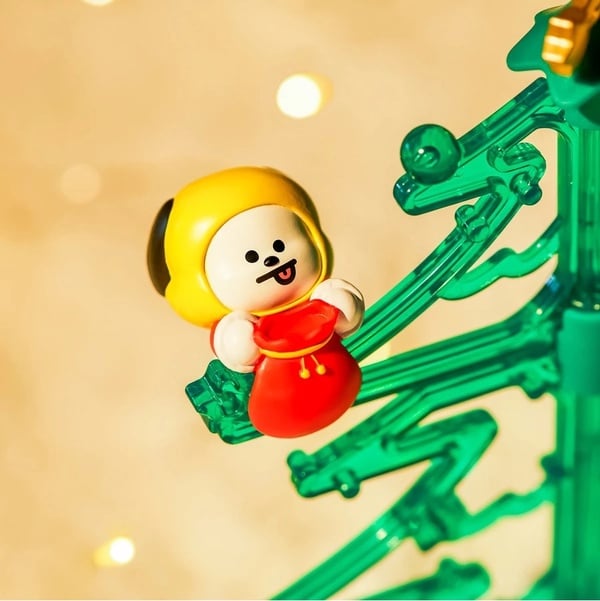 BT21聖誕新品上市！TATA、CHIMMY換上聖誕老人裝，加碼第四彈BT21盒玩，阿米們又要破財啦！