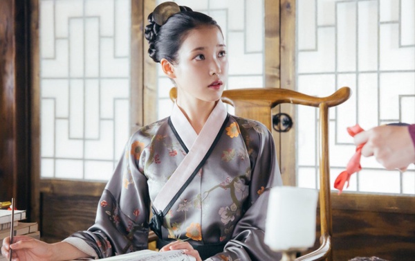 宋智孝新劇被4位帥哥追求！6位「大開後宮」的韓劇女主，金泰梨、IU後宮陣容華麗，但男角們都沒有好下場！