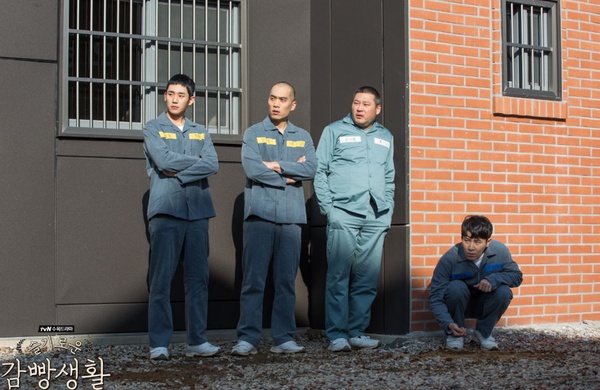 《山茶花開時》邕山阿姨組「婦仇者聯盟」守護冬柏！7個韓劇親友團，2上6房唏噓結尾，雙門洞故事永遠不結束！