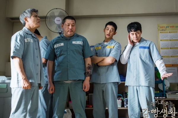 《山茶花開時》邕山阿姨組「婦仇者聯盟」守護冬柏！7個韓劇親友團，2上6房唏噓結尾，雙門洞故事永遠不結束！