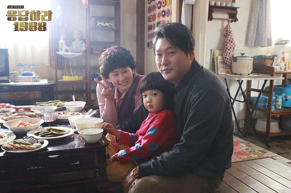 《山茶花開時》邕山阿姨組「婦仇者聯盟」守護冬柏！7個韓劇親友團，2上6房唏噓結尾，雙門洞故事永遠不結束！