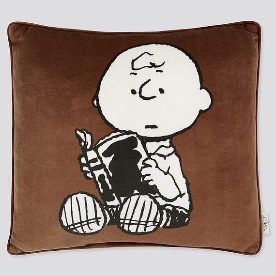 UNIQLO X PEANUTS 冬季聯名睡衣強勢回歸！成套史努比睡衣褲、抱枕，陪你渡過寒流時刻