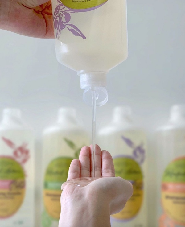 薰衣草香調「香水沐浴乳」推薦！天然不假香、皮膚保濕又柔嫩，淡淡肌膚香讓人想咬一口