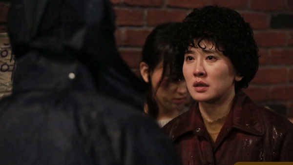 「狗善黨」又有糖，惠利讚男友柳俊烈很溫柔！2019還再回味《1988》，這10個橋段太難忘