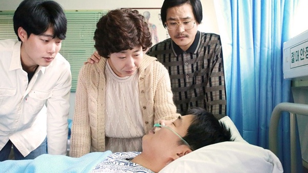 「狗善黨」又有糖，惠利讚男友柳俊烈很溫柔！2019還再回味《1988》，這10個橋段太難忘