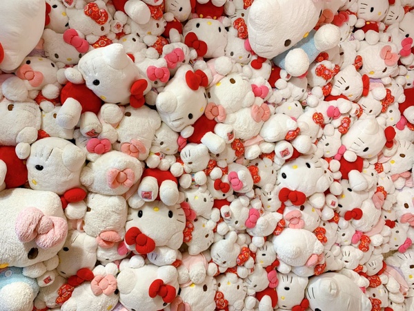 Hello Kitty主題餐廳「HELLO KITTY SMILE」超大顆KITTY貓頭是淡路島熱門打卡地標!