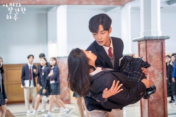 6部「題材新穎卻想棄追」韓劇!《意外發現的一天》三角戀,李聖經&孔昇延這理由被棄追