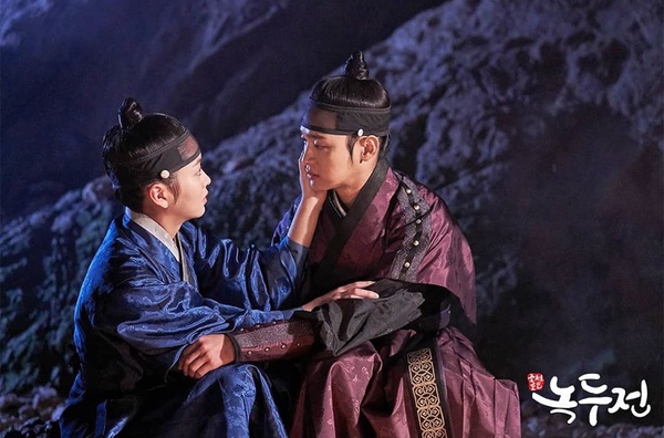 7位「女扮男裝」的女星！《綠豆傳》金所泫可愛，秀智難掩初戀感，男主認不出來也太扯