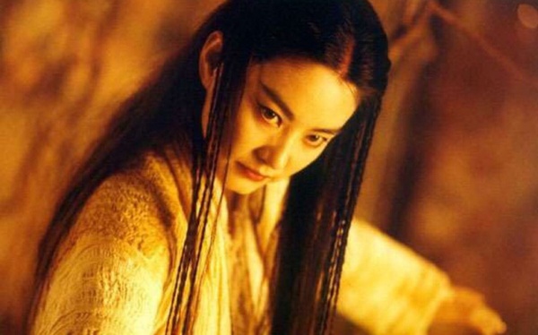 當年的女神都跑來客串!10位「老劇裡的古裝女神」,《陳情令》《東宮》都有她們的身影