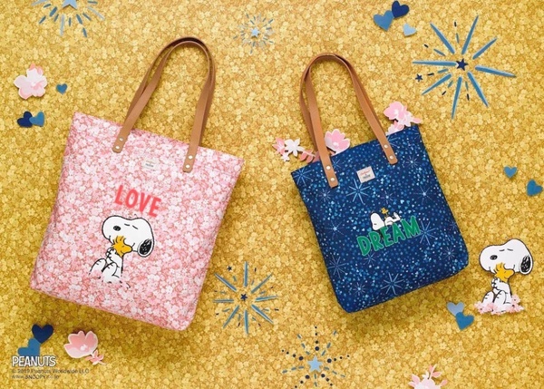 Cath Kidston X Peanuts 史努比聖誕聯名系列，史努比托特包、側背包閃亮登場！