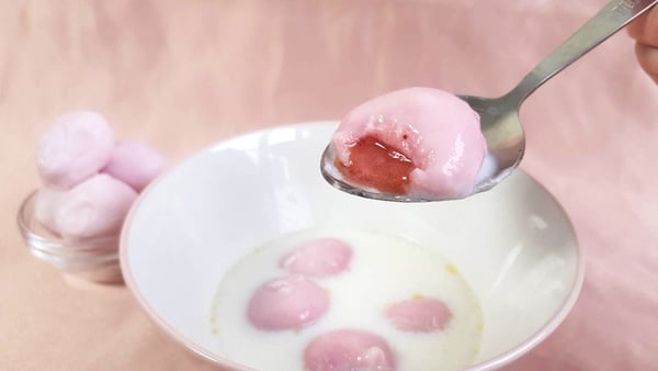 義美「草莓煉乳湯圓」限定全聯販售！粉嫩的草莓湯圓，搭上濃郁的香氣根本超級少女心