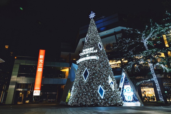 新光三越信義「Fancy Xmas耶誕奇幻旅程」！限時不到2個月，萬花筒鏡屋隧道根本超好拍