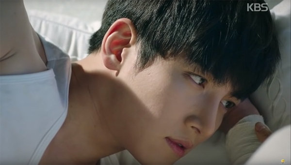 池昌旭&朴敏英典禮同框！《Healer》7大高甜瞬間回顧，一言不合背後抱、擦頭髮也心動！