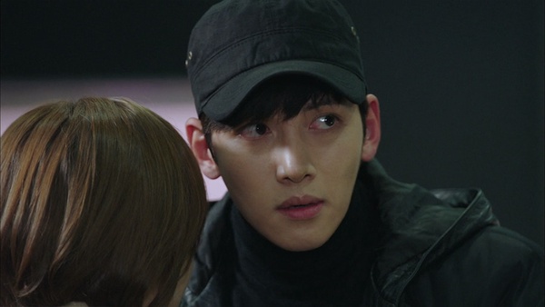 池昌旭&朴敏英典禮同框！《Healer》7大高甜瞬間回顧，一言不合背後抱、擦頭髮也心動！