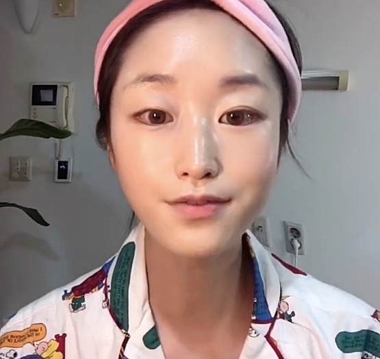 韓妞無瑕透亮妝關鍵技巧！私藏氣墊「隱藏用法」步驟，這樣上妝遮毛孔又透亮持久