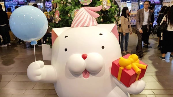 白爛貓玩轉派對就在三創！白爛貓期間限定快閃店限時1個月，還有三米巨型扭蛋機