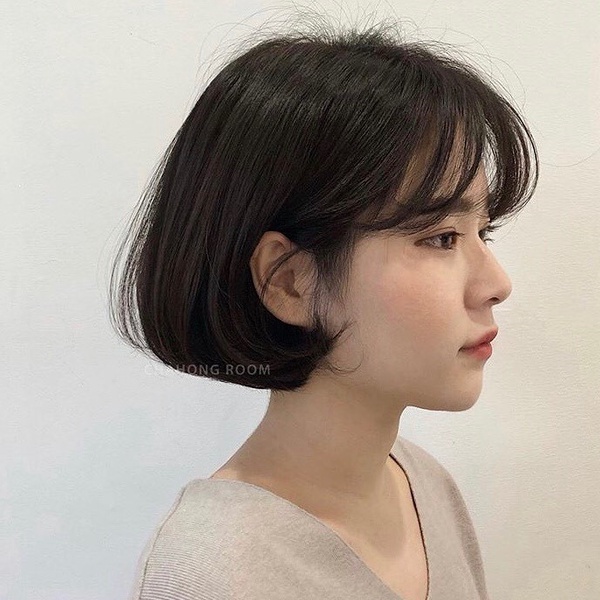 韓系「中短髮」髮型圖鑑！露出鎖骨的耳下短髮，性感甜美更能修飾臉型～